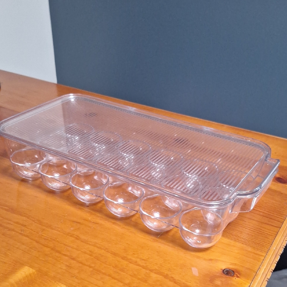 Source Unknown Transparent Egg Holder